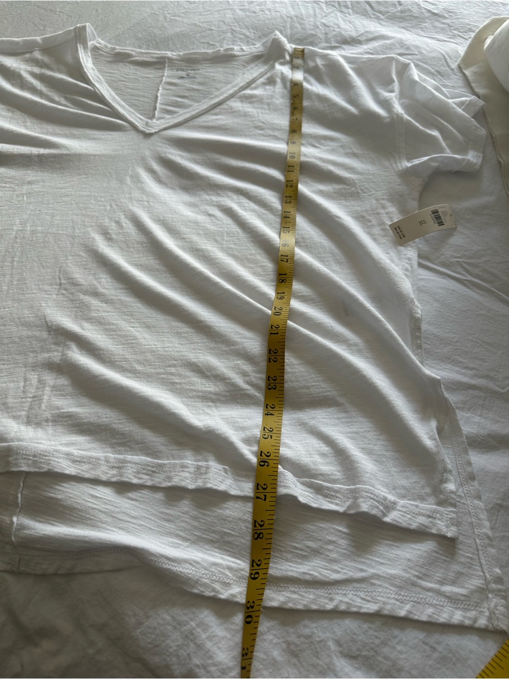 Pilcro white V-Neck Tee NWT relaxed fit, size XL - Picture 9 of 10